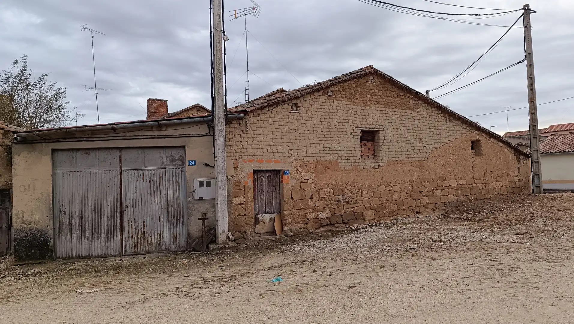 Vista exterior de Finca rústica en venda en Espino de la Orbada amb Moblat