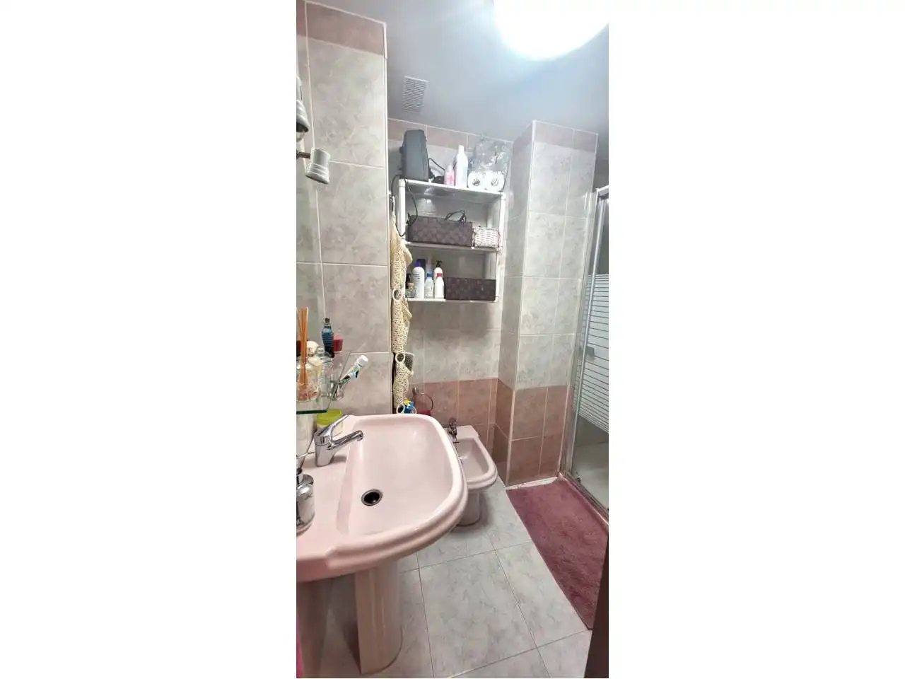 Baño de Piso de alquiler en Rincón de la Victoria con Terraza y Amueblado