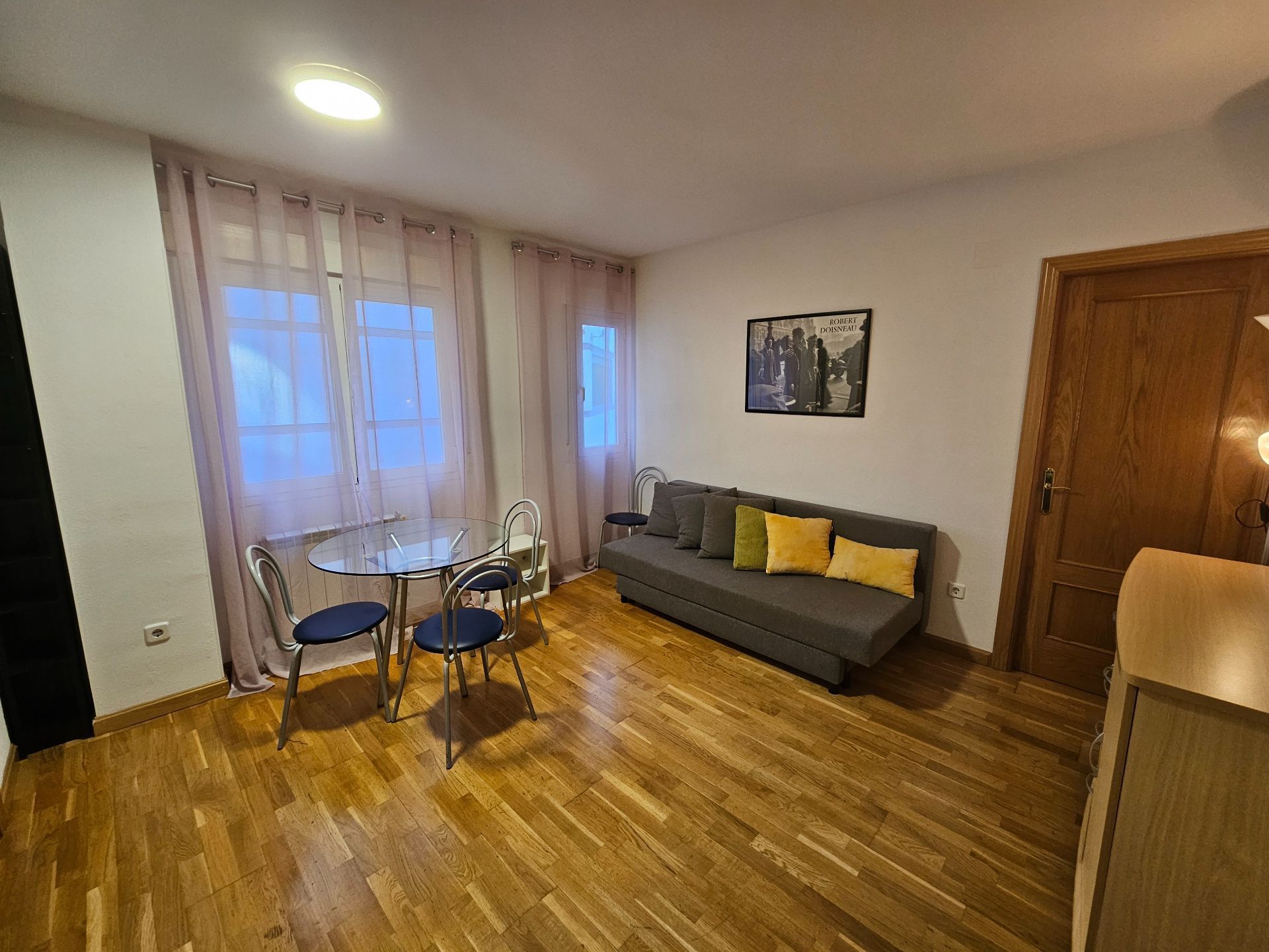 Living room of Apartment to rent in  Madrid Capital  with Air Conditioner, Heating and Storage room
