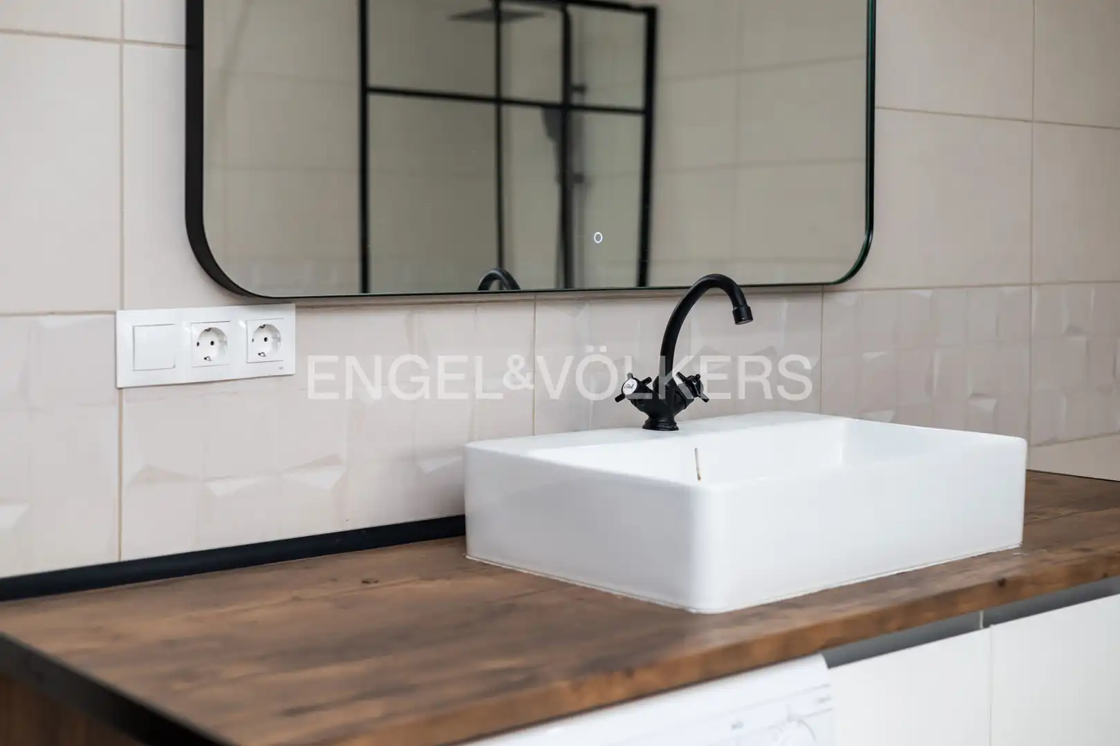 Bathroom of Houses for sale in Chiclana de la Frontera  with Air Conditioner, Heating and Private garden