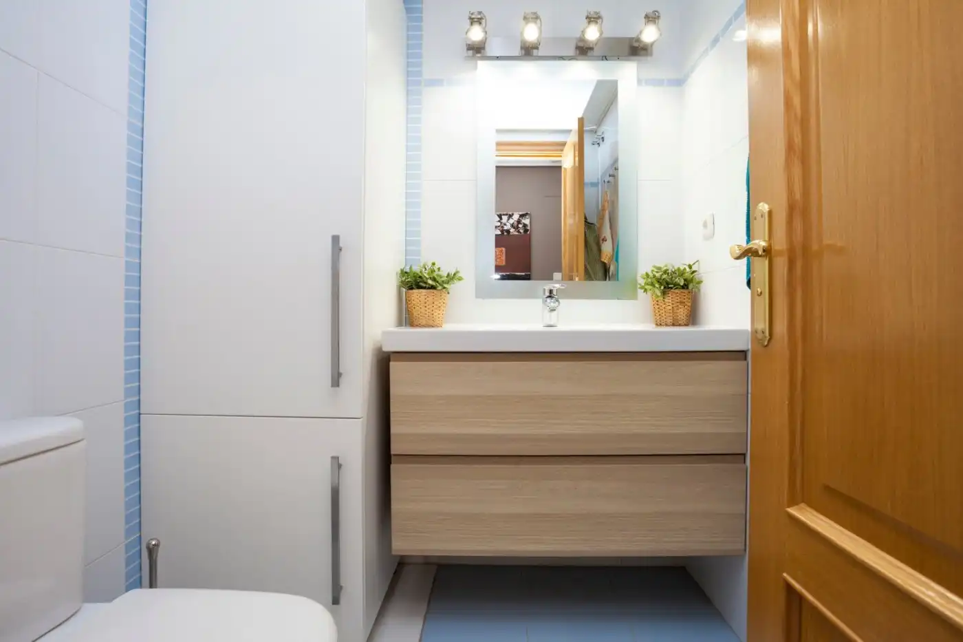 Bathroom of Detached homes for sale in Zaragoza  with Air Conditioner, Heating and Private garden