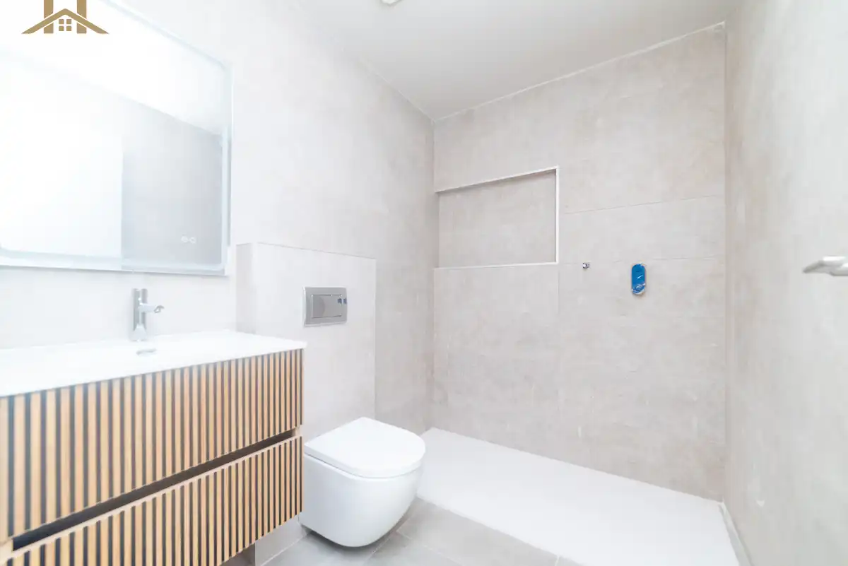 Bathroom of Houses for sale in Miraflores de la Sierra  with Heating, Private garden and Storage room