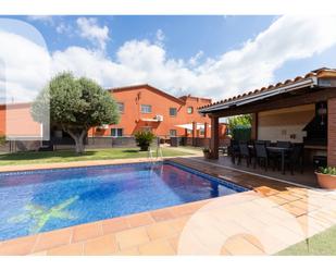 Swimming pool of Country house for sale in Les Franqueses del Vallès  with Air Conditioner, Terrace and Swimming Pool