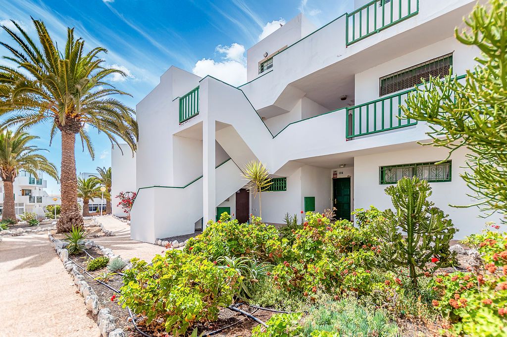 Exterior view of Flat for sale in Antigua  with Swimming Pool