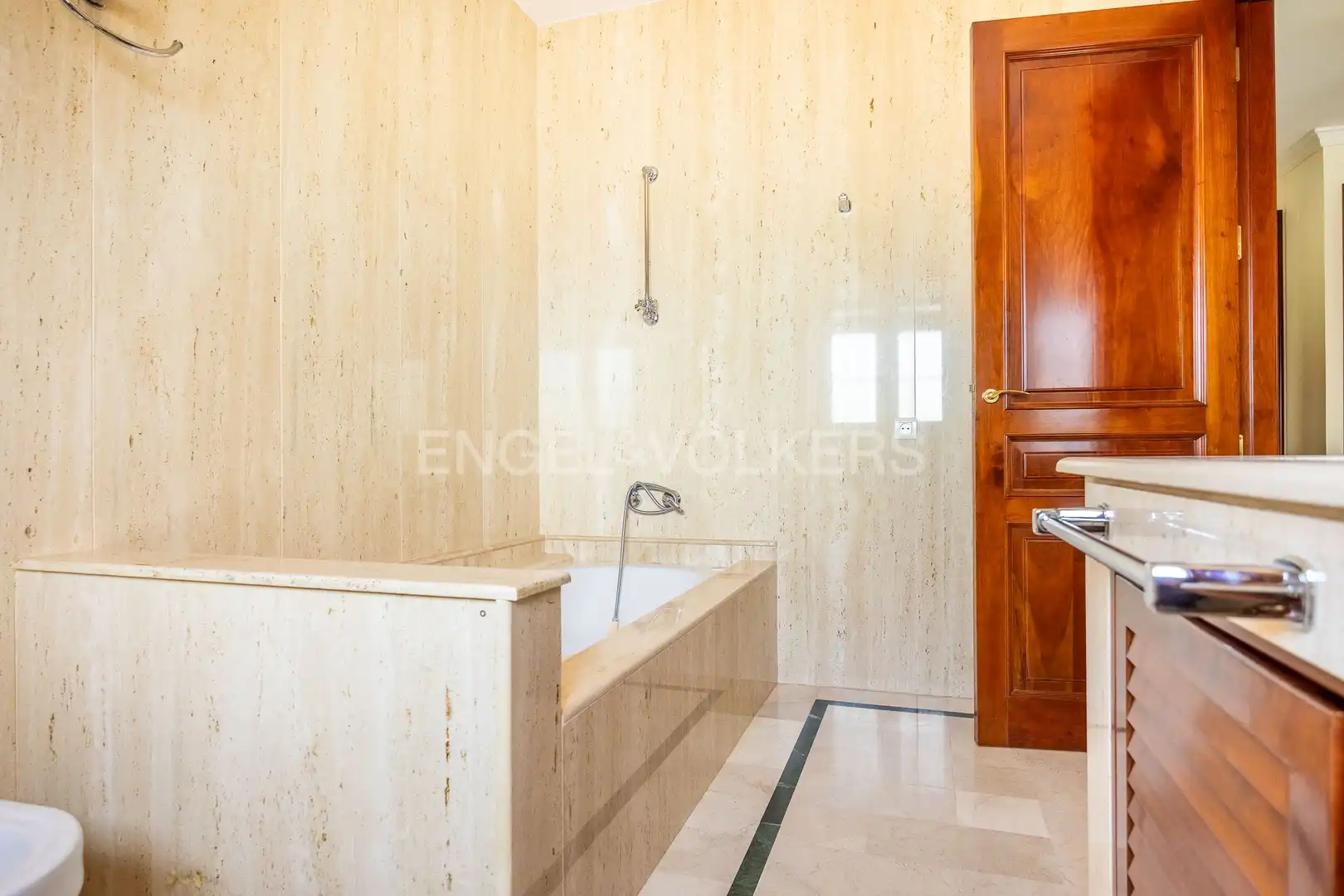 House with terrace for sale in Sanlúcar la Mayor, imagen 39