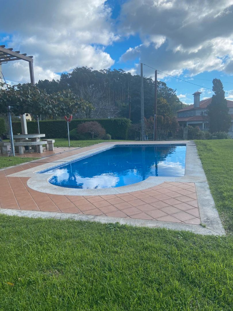 Piscina de Casa o xalet de lloguer en Cangas  amb Calefacció, Jardí privat i Terrassa