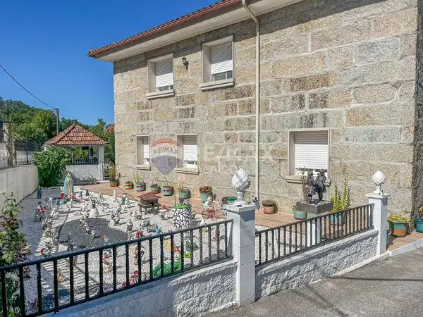 Houses for sale in Ponteareas