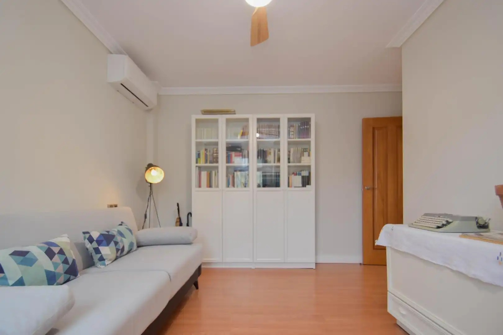 Sala d'estar de Casa o xalet en venda en Las Gabias amb Aire condicionat, Calefacció i Jardí privat