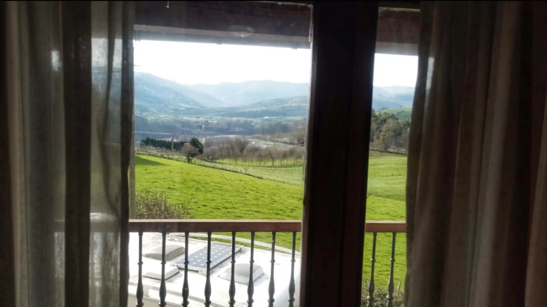 Habitación de Casa o chalet en venta en Karrantza Harana / Valle de Carranza con Calefacción, Terraza y Piscina