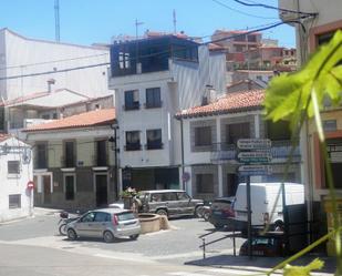 Vista exterior de Casa o xalet en venda en Cañamero amb Terrassa, Traster i Moblat