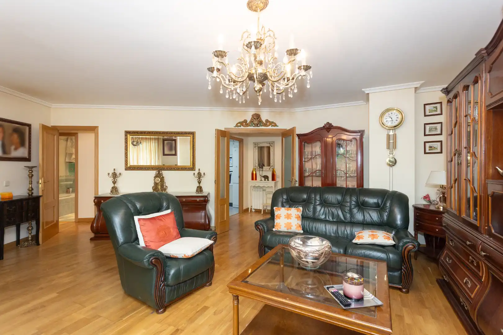 Living room of Flat for sale in Majadahonda  with Heating, Terrace and Storage room