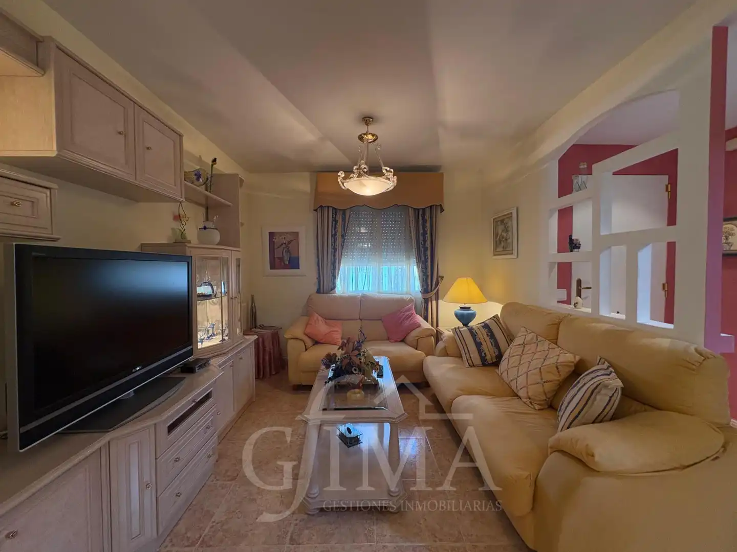 Sala de estar de Casa adosada en venta en Ciudad Real Capital con Aire acondicionado y Terraza