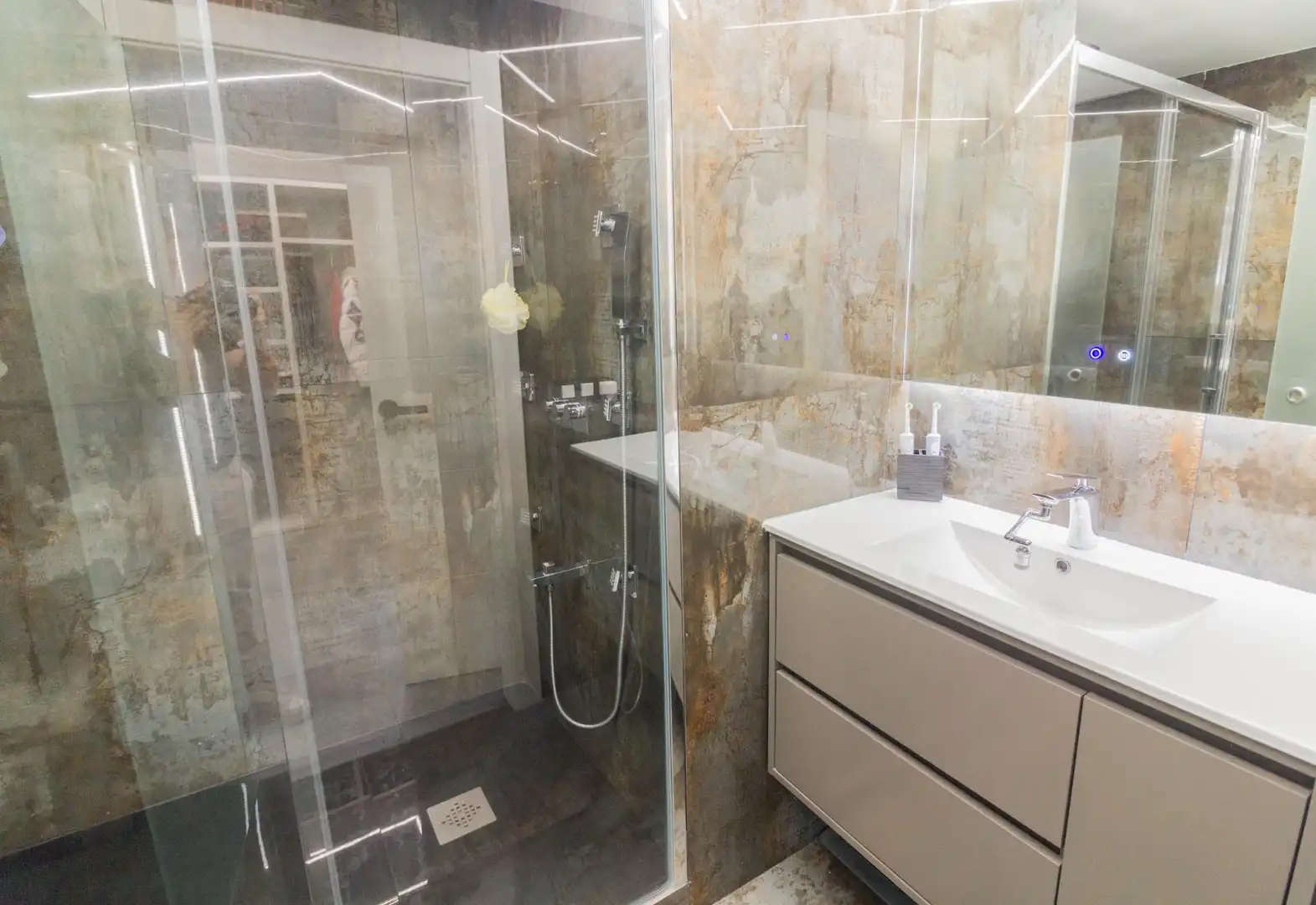 Bathroom of Flat for rent in Orihuela  with Air Conditioner, Terrace and Balcony