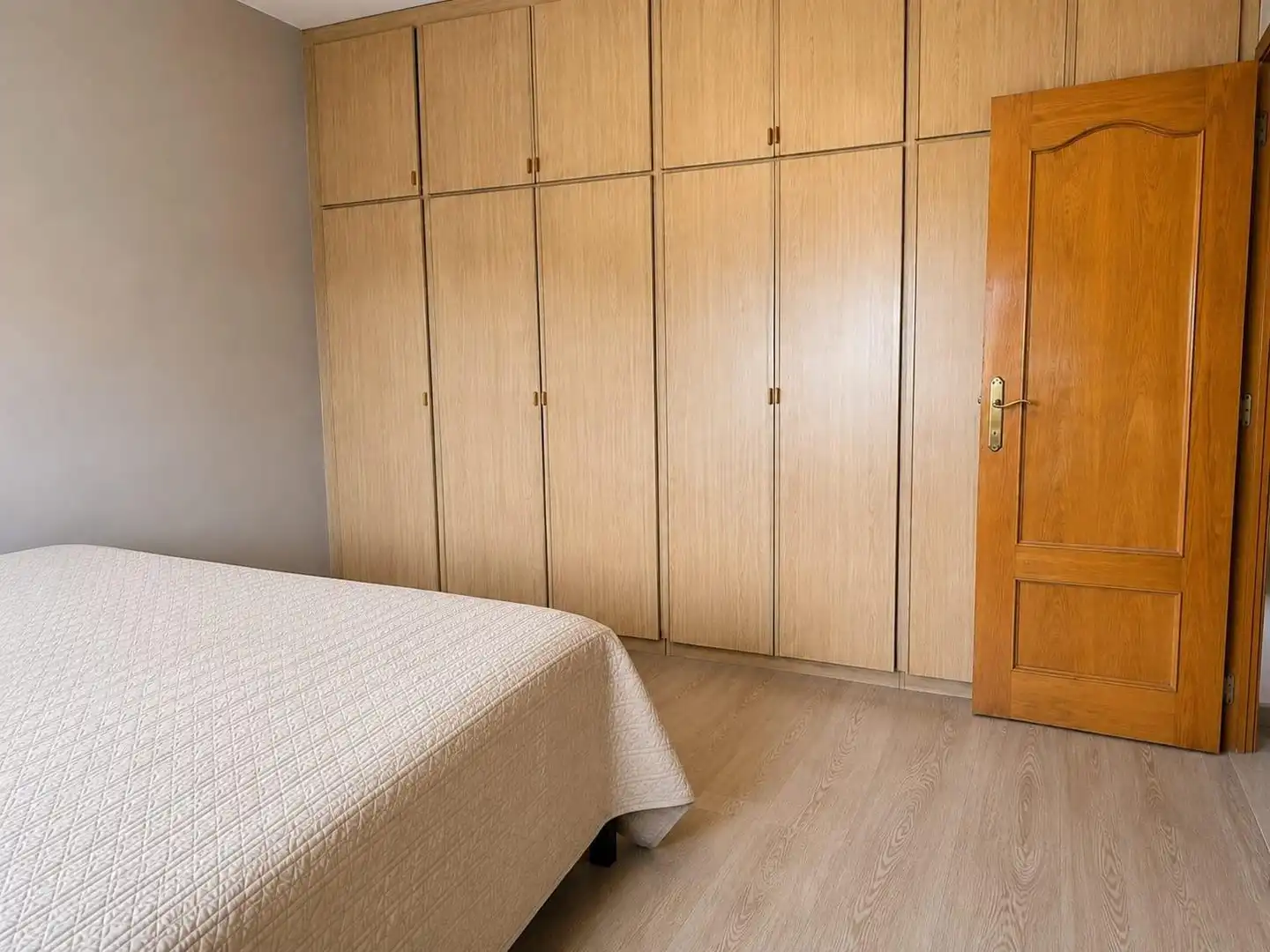 Dormitori de Apartament en venda en Barcelona amb Aire condicionat i Parquet