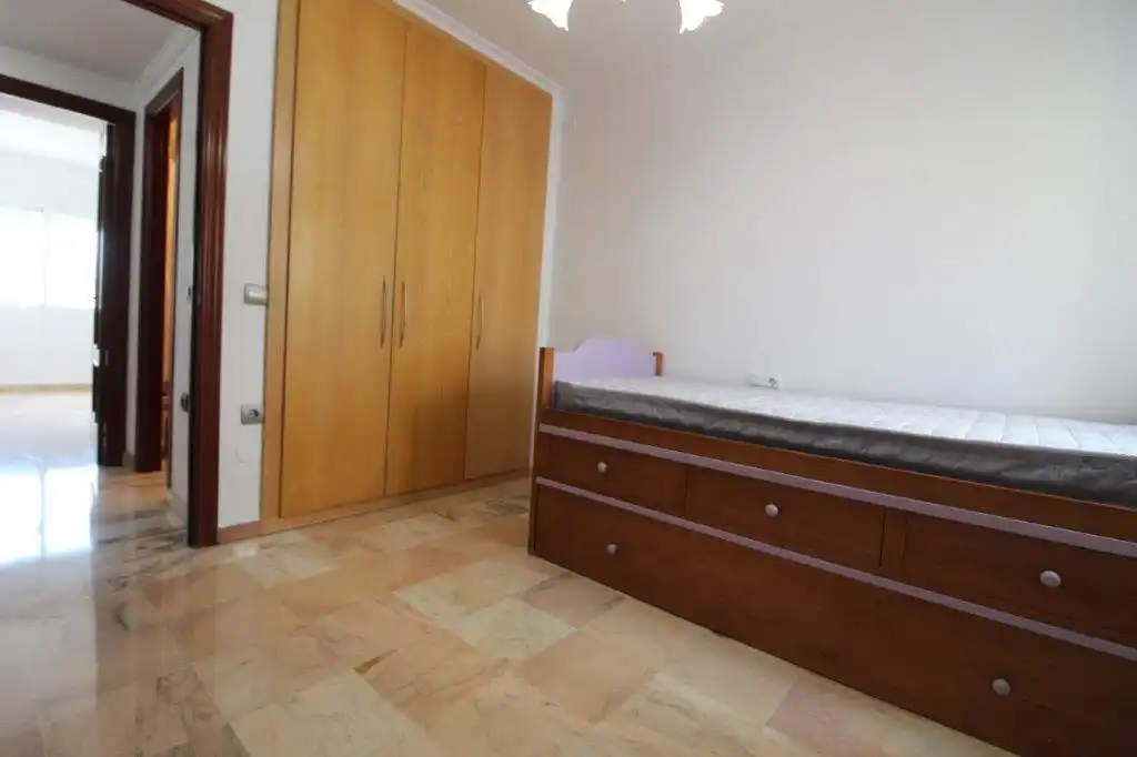 Habitación de Piso en venta en Benalmádena con Aire acondicionado, Terraza y Amueblado
