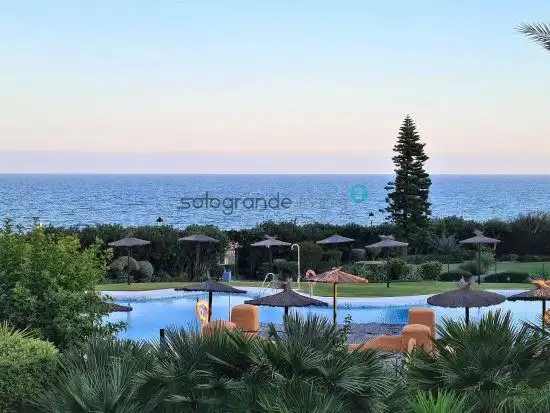 Apartament amb piscina en venda a El Castillo, imagen 2