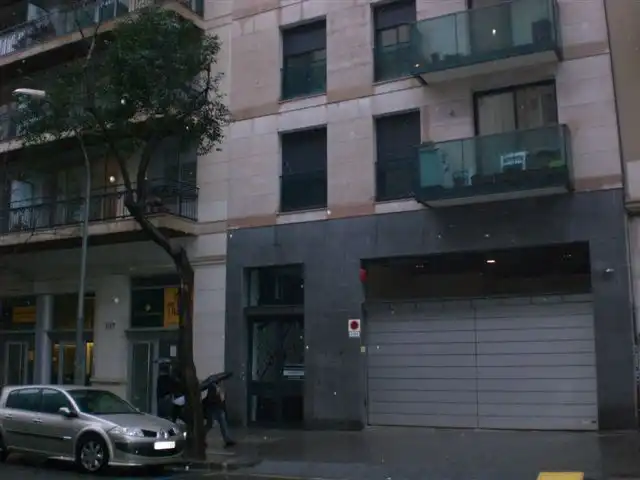 Aparcamiento en alquiler en CALLE SICILIA 107