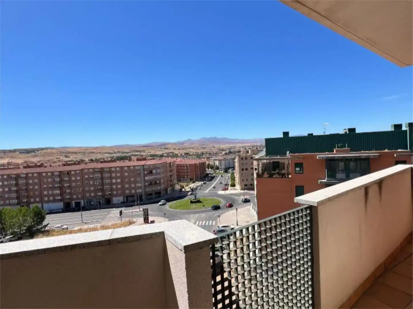Vista exterior de Pis en venda en Ávila Capital