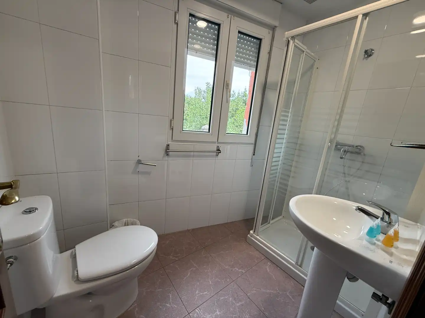 Bany de Edifici en venda en Siero amb Alarma