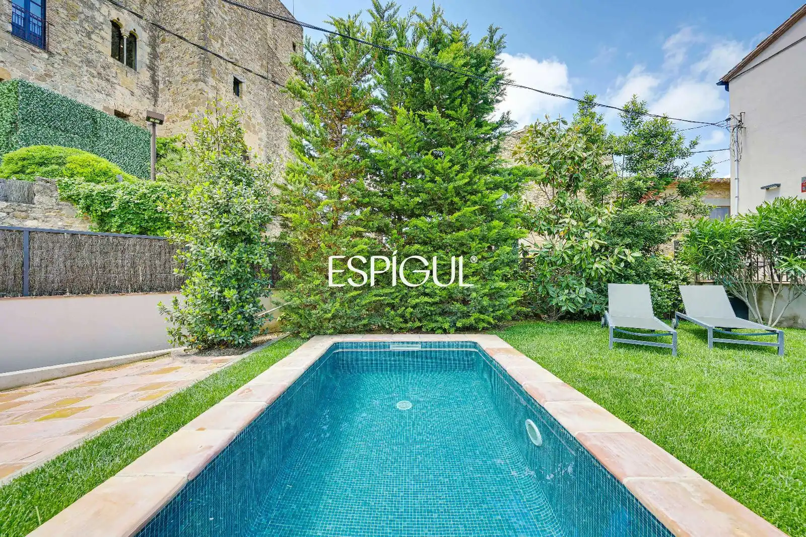 Piscina de Casa o xalet en venda en La Bisbal d'Empordà amb Aire condicionat, Calefacció i Parquet
