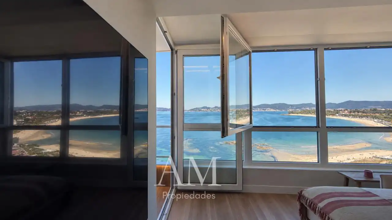 Habitación de Piso en venta en Vigo  con Calefacción, Terraza y Trastero