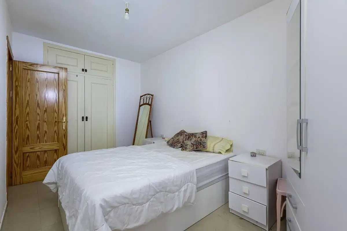 Dormitori de Pis en venda en Granada amb Balcó