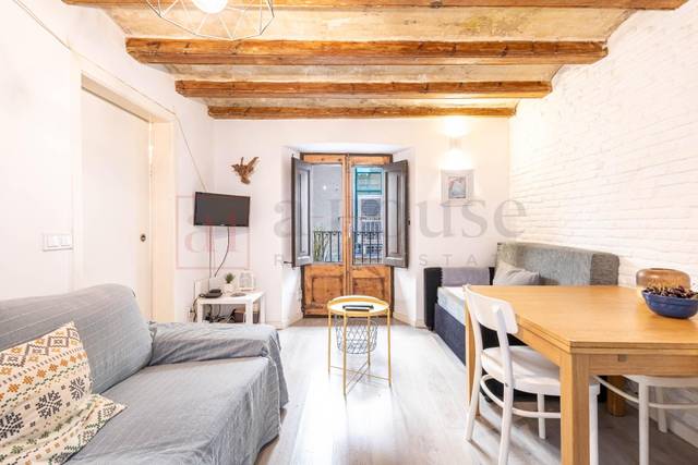 Piso en Venta en Calle ESCUDELLERS en Barri Gòtic