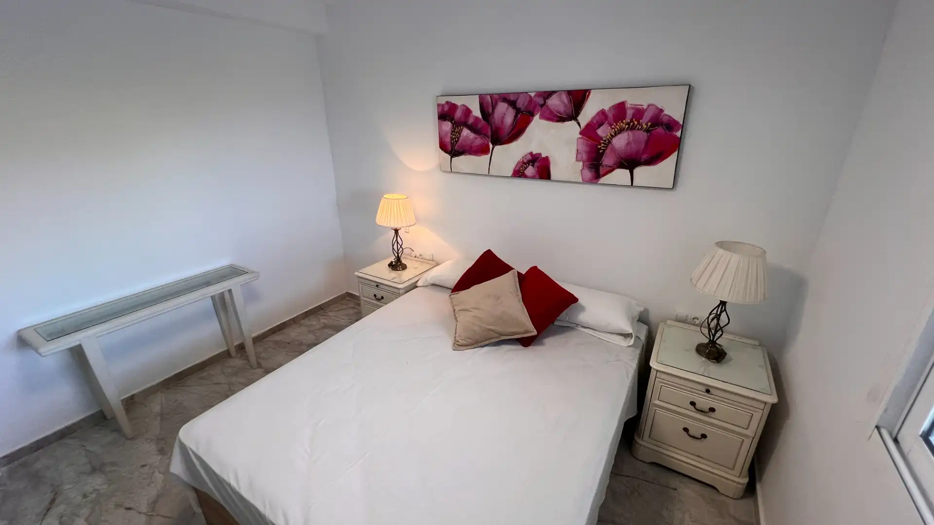Dormitori de Casa o xalet en venda en Torrox amb Aire condicionat, Terrassa i Moblat