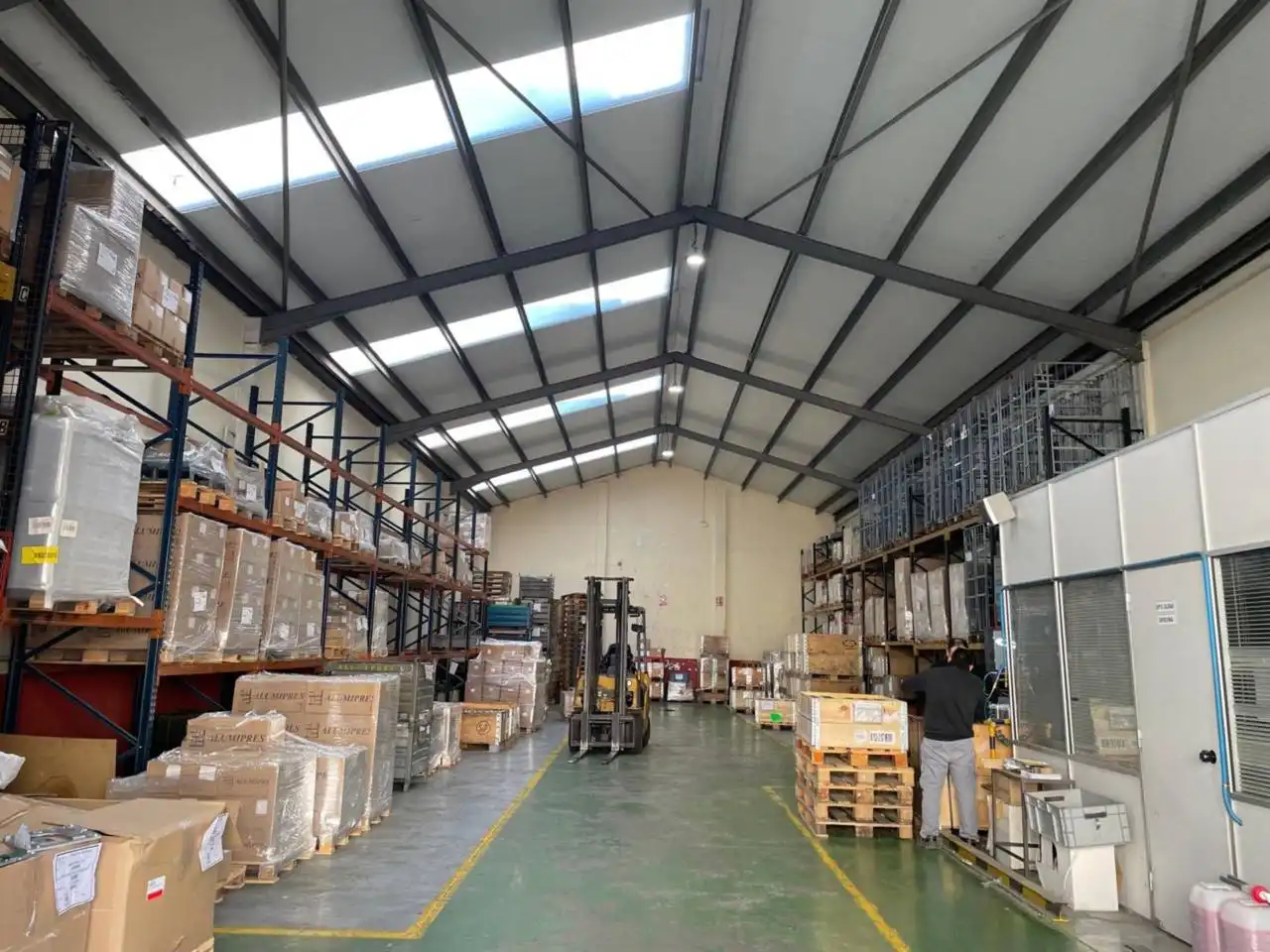 Nau industrial de lloguer a Lliçà d'Amunt