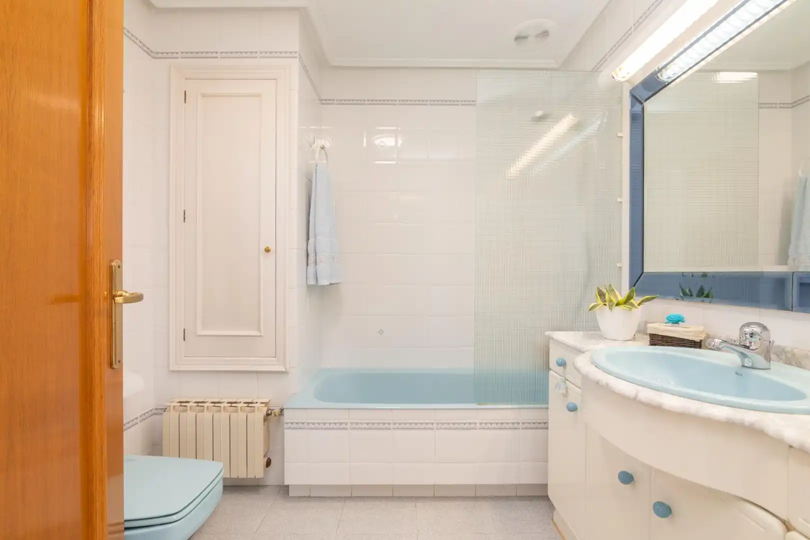 Baño de Casa o chalet en venta en Elche / Elx con Jardín privado, Terraza y Piscina