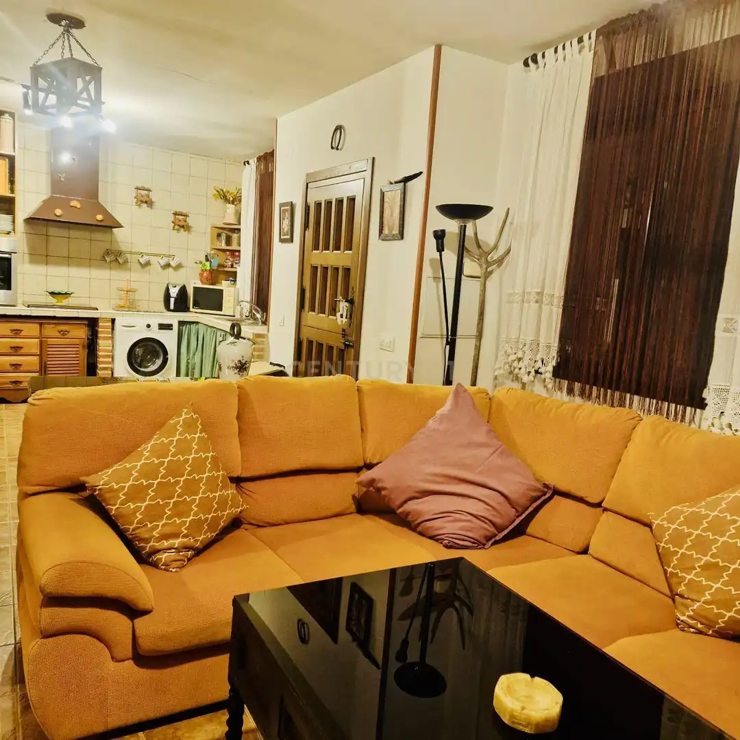 Sala d'estar de Casa o xalet en venda en Erustes amb Aire condicionat