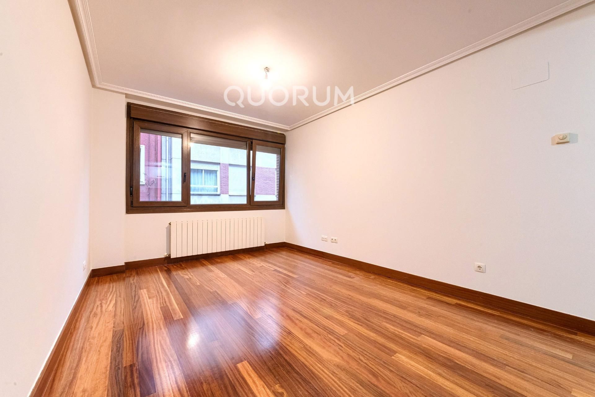 Dormitori de Pis en venda en Barakaldo  amb Calefacció