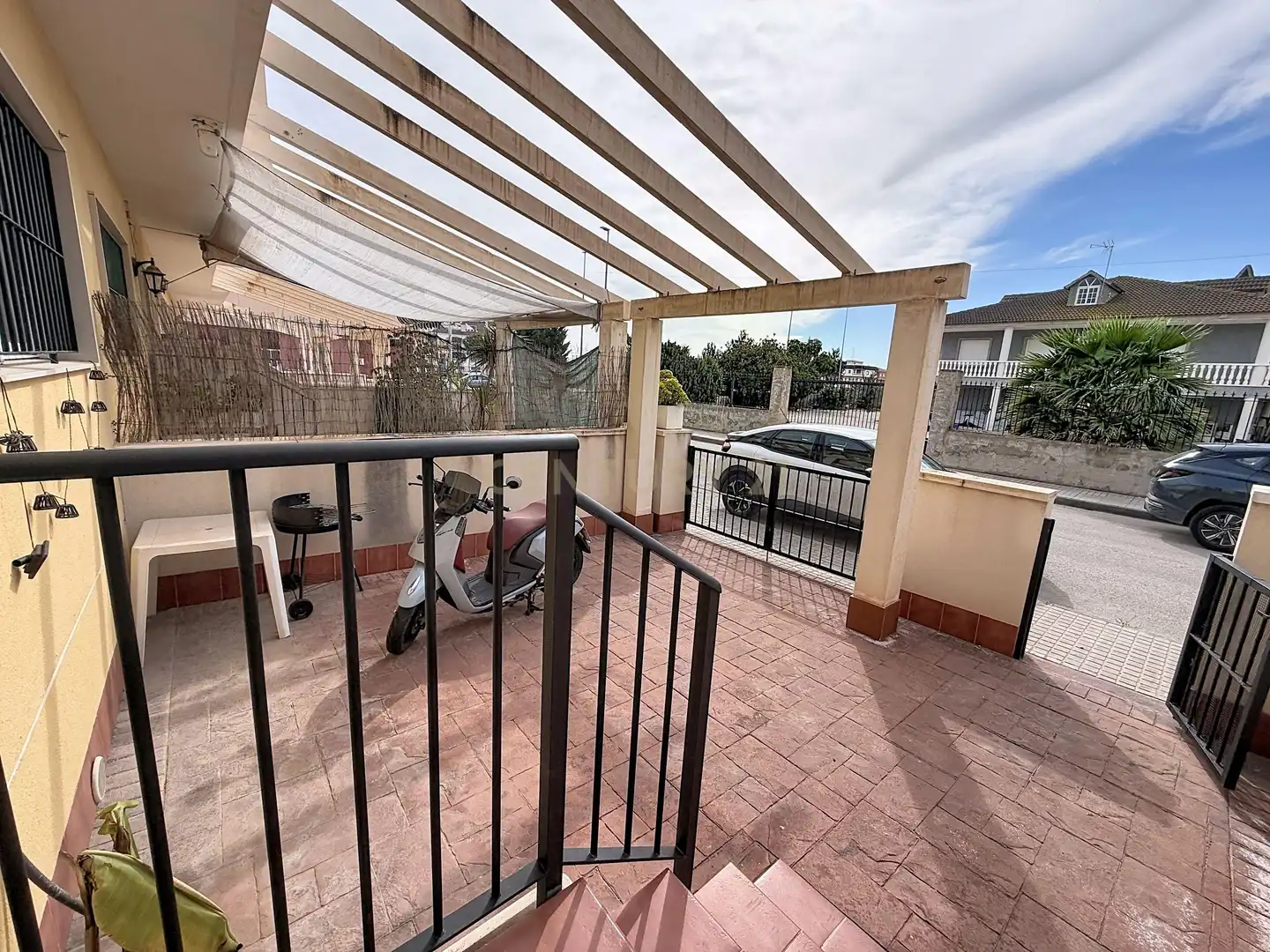 Terrassa de Casa adosada en venda en Granja de Rocamora amb Aire condicionat i Piscina comunitària