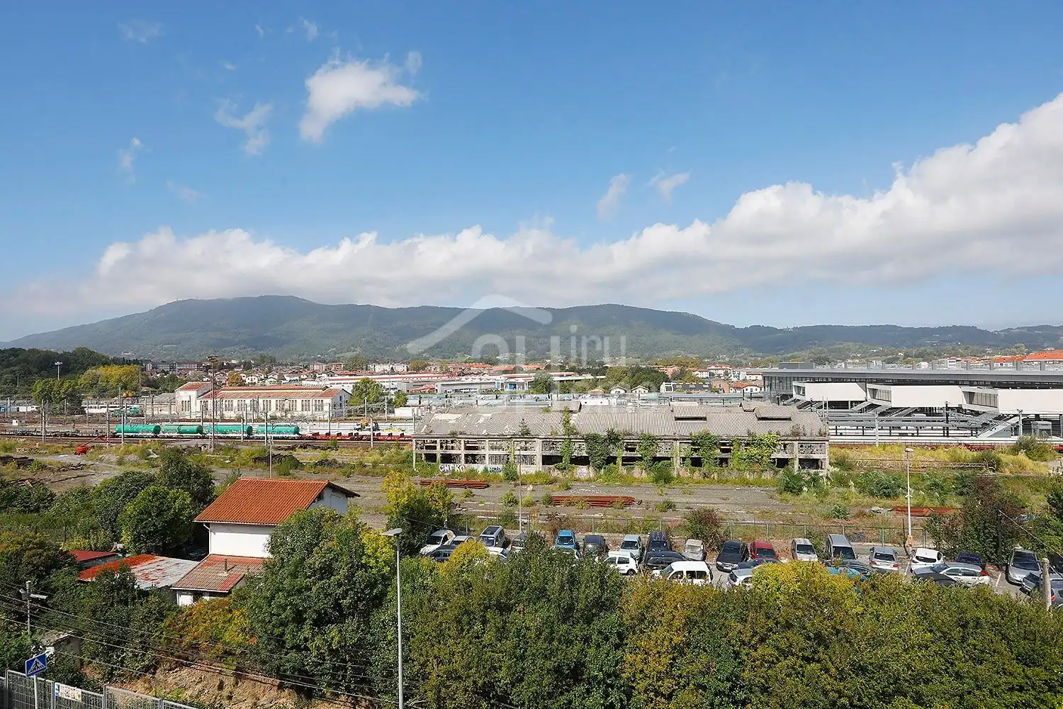 Aparcament de Pis en venda en Irun  amb Calefacció, Terrassa i Traster