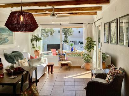 Sala d'estar de Apartament en venda en Santa Eulària des Riu amb Terrassa, Piscina i Moblat