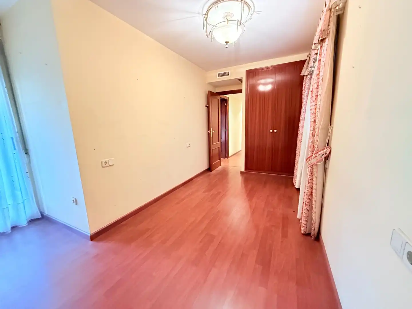 Habitación de Piso en venta en Valencia con Parquet y Terraza