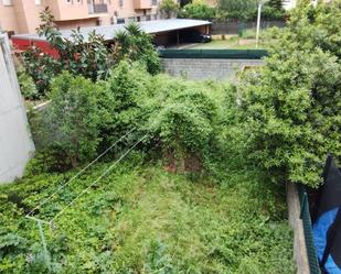 Casa adosada en venda en Figueres amb Jardí privat