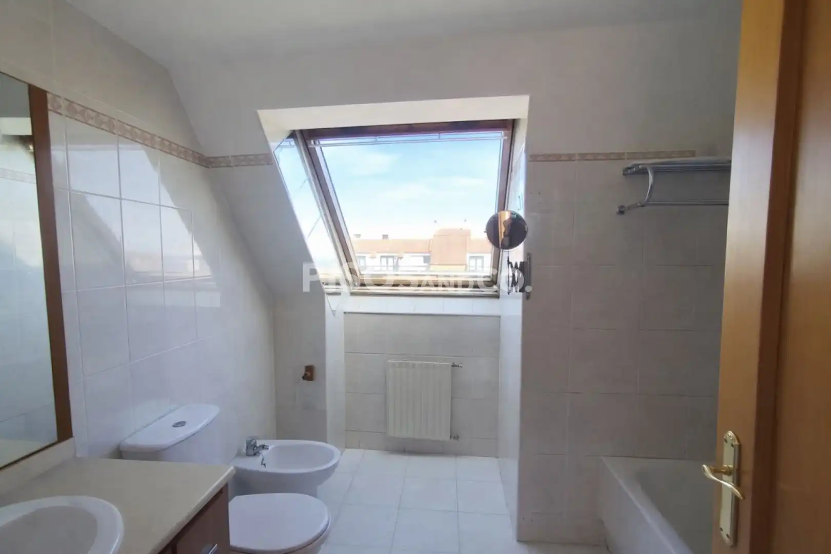 Bathroom of Flat for sale in A Coruña Capital   with Heating, Terrace and Storage room