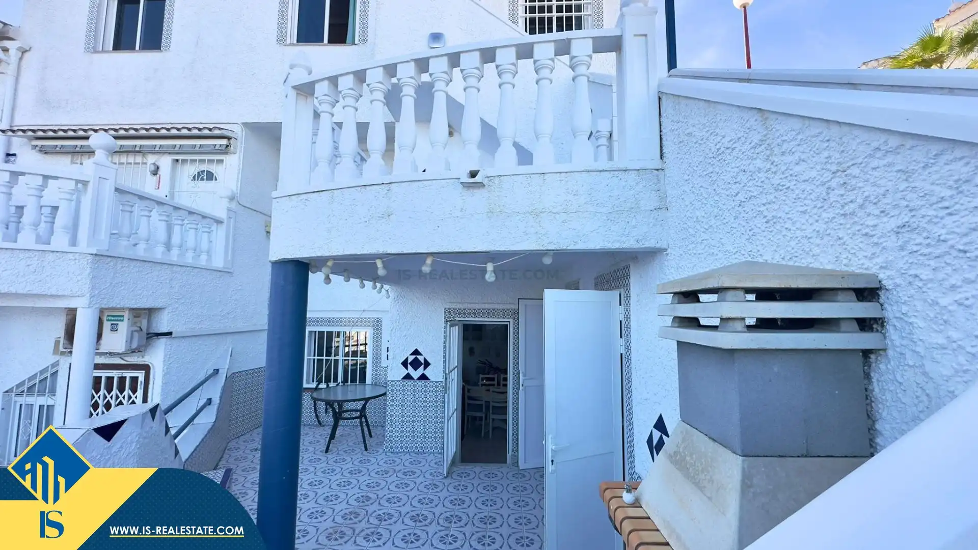Vista exterior de Dúplex en venda en Torrevieja amb Terrassa i Moblat