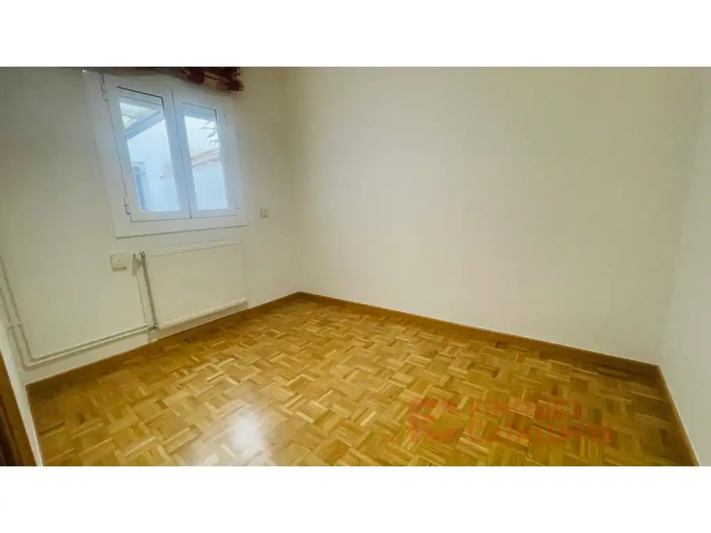 Schlafzimmer von Wohnung zum Verkauf in Girona