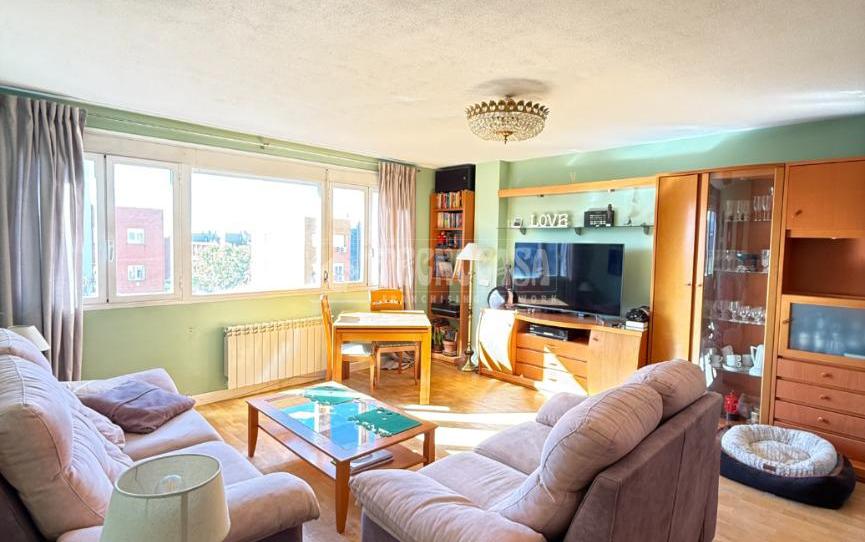 Foto 1 de Piso en venta en Valdebernardo - Valderribas, Madrid