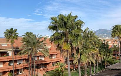 Exterior view of Attic to rent in Marbella  with Terrace and Swimming Pool