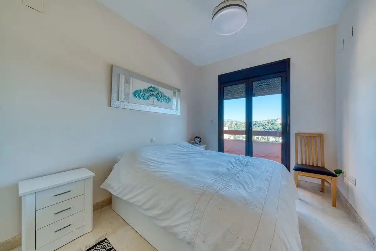 Habitación de Casa adosada en venta en Estepona con Aire acondicionado, Terraza y Piscina comunitaria