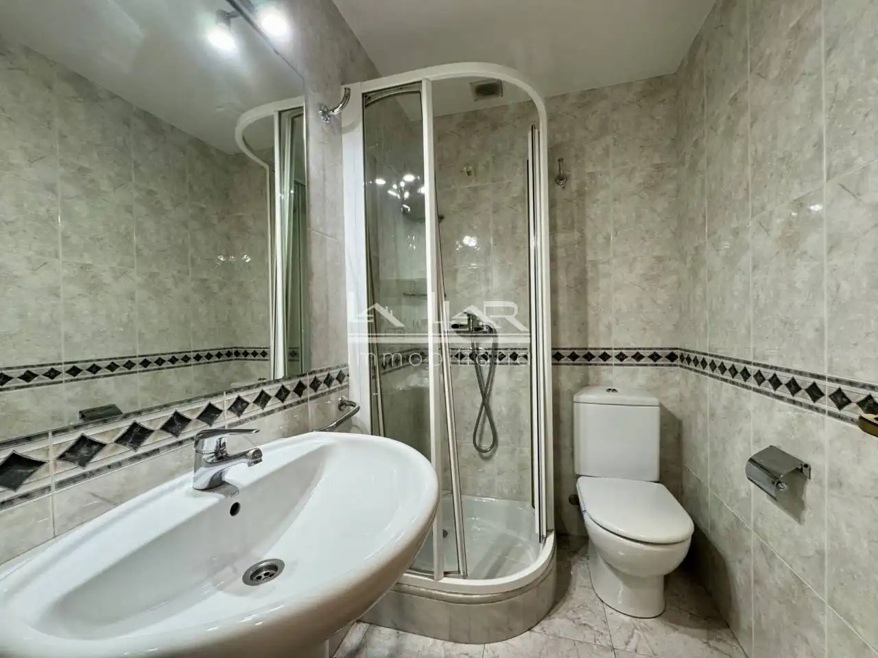 Baño de Piso de alquiler en Vic con Aire acondicionado, Calefacción y Amueblado