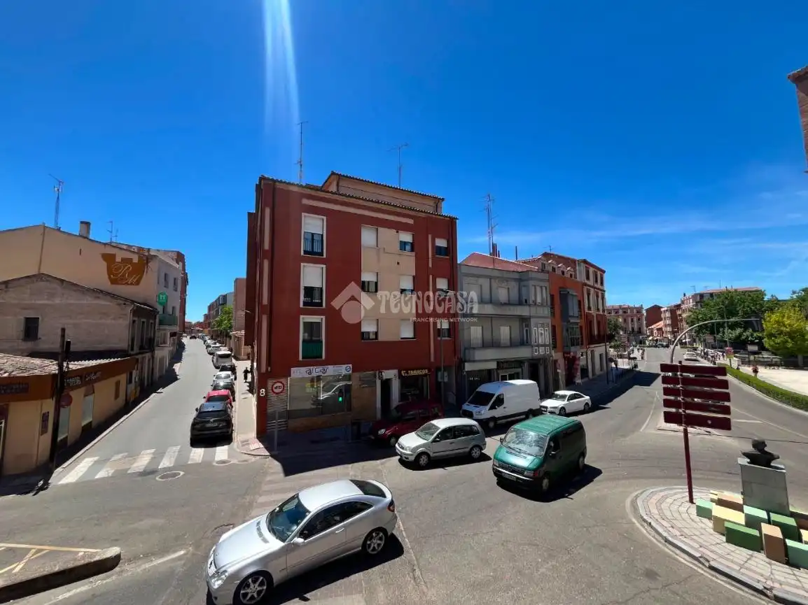 Vista exterior de Piso en venta en Medina del Campo con Calefacción