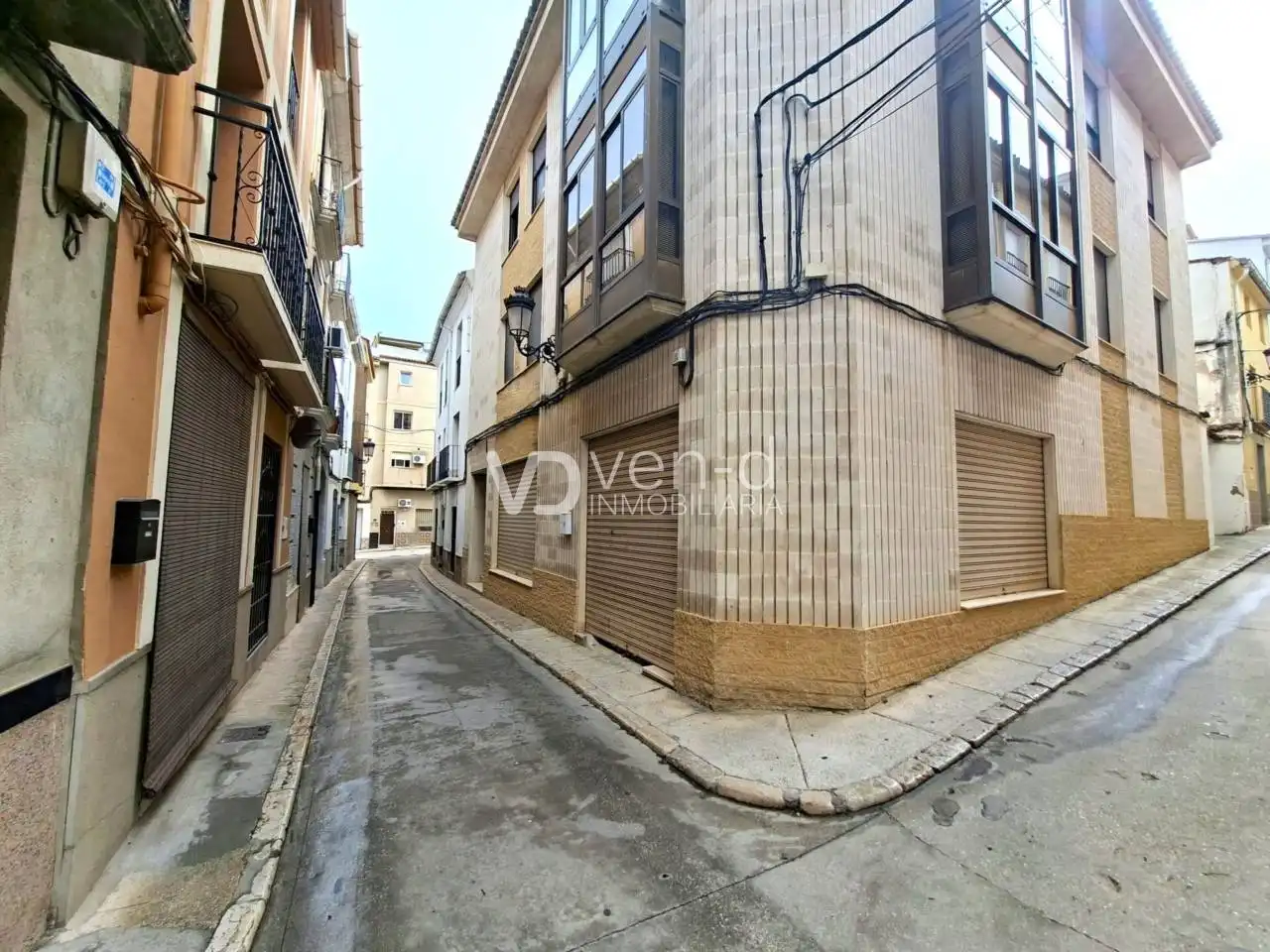 Vista exterior de Local de alquiler en Enguera