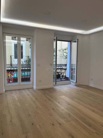 Piso en Venta en Universidad - Malasaña