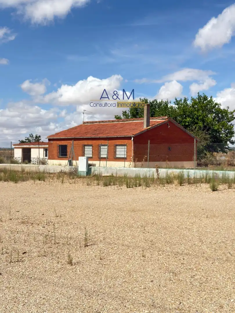 Vista exterior de Terreno en venta en Trigueros del Valle, Valladolid