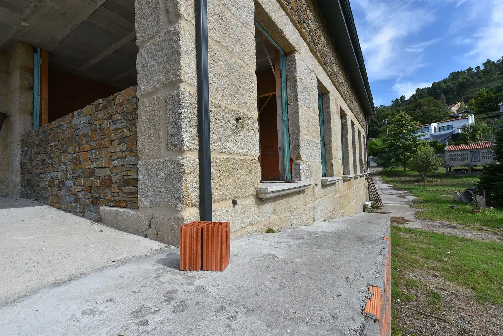 Vista exterior de Casa o xalet en venda en Soutomaior amb Jardí privat, Terrassa i Traster