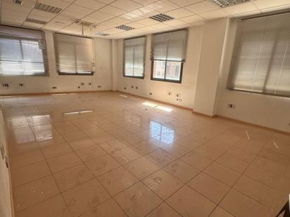 Premises to rent in Valdemoro  with Air Conditioner